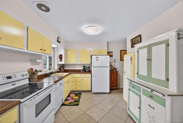 6436 Iris Way, Arvada, CO 80004