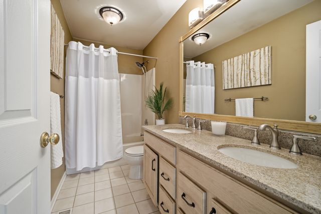 4837 Middle Road, Gurnee, IL 60031