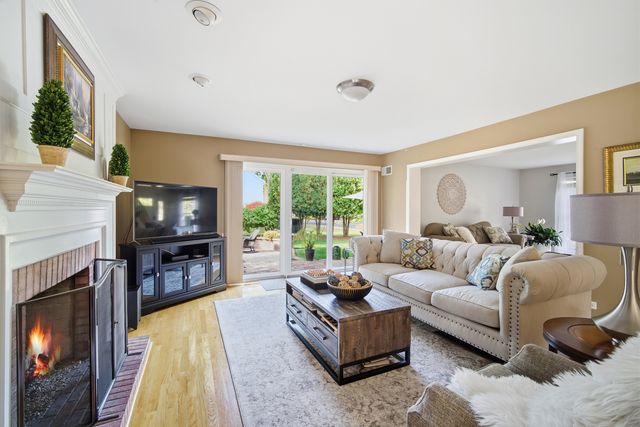 4837 Middle Road, Gurnee, IL 60031