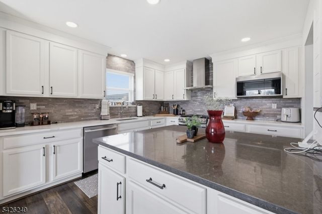 27 Lambert St, Washington Boro, NJ 07882