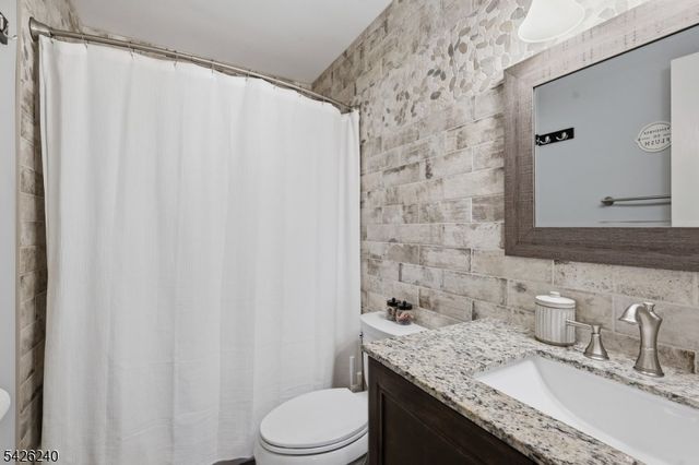 27 Lambert St, Washington Boro, NJ 07882