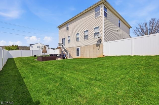 27 Lambert St, Washington Boro, NJ 07882