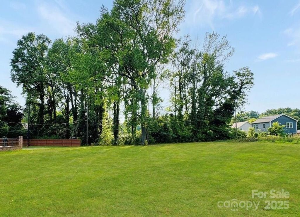 1717 Beatties Ford Road, Charlotte, NC 28216