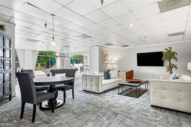 2479 Peachtree Road NE 303, Atlanta, GA 30305