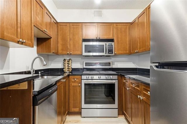 2479 Peachtree Road NE 303, Atlanta, GA 30305