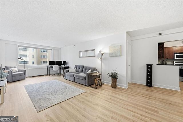 2479 Peachtree Road NE 303, Atlanta, GA 30305