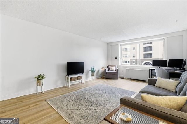 2479 Peachtree Road NE 303, Atlanta, GA 30305