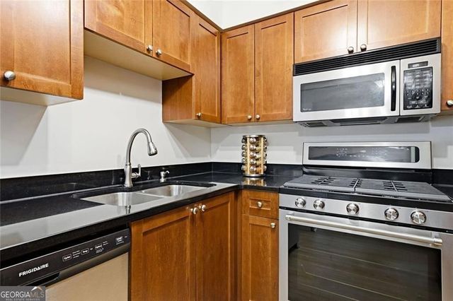 2479 Peachtree Road NE 303, Atlanta, GA 30305