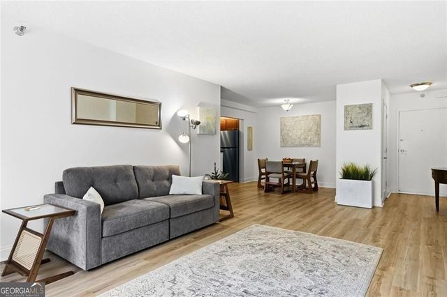 2479 Peachtree Road NE 303, Atlanta, GA 30305