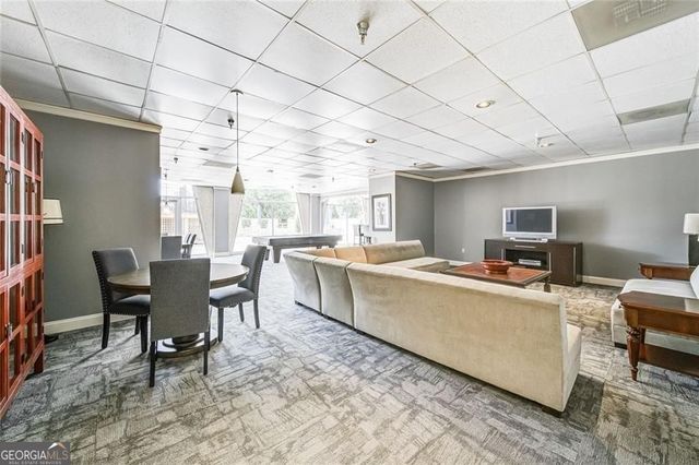 2479 Peachtree Road NE 303, Atlanta, GA 30305