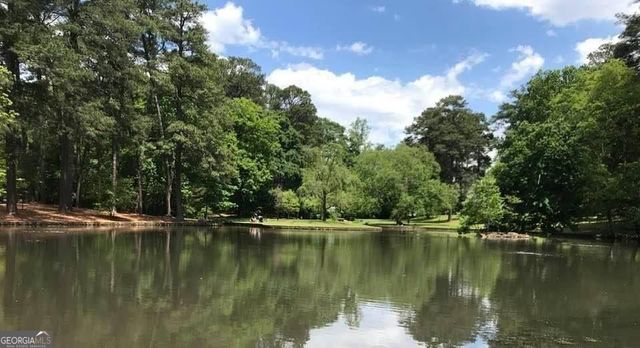 2479 Peachtree Road NE 303, Atlanta, GA 30305
