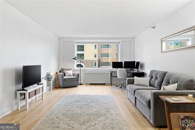 2479 Peachtree Road NE 303, Atlanta, GA 30305