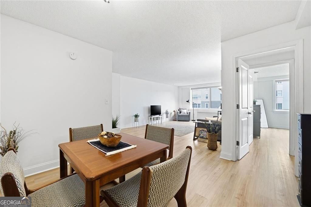 2479 Peachtree Road NE 303, Atlanta, GA 30305