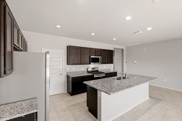 6853 S Portugal Avenue, Tucson, AZ 85757