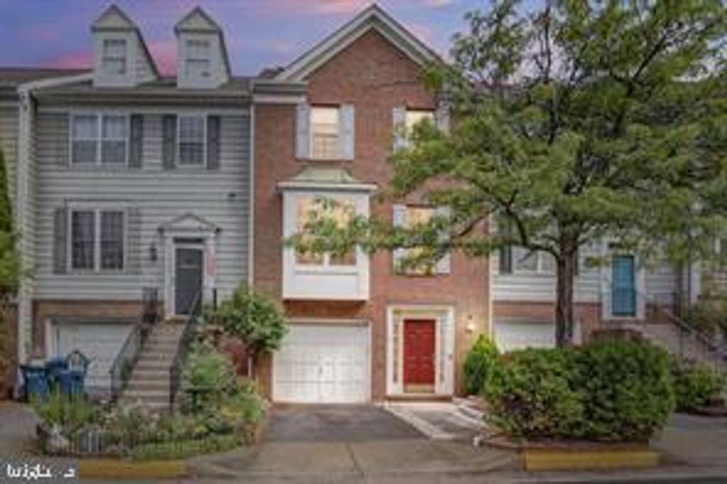 43074 FRANCIS SQ, Chantilly, VA 20152