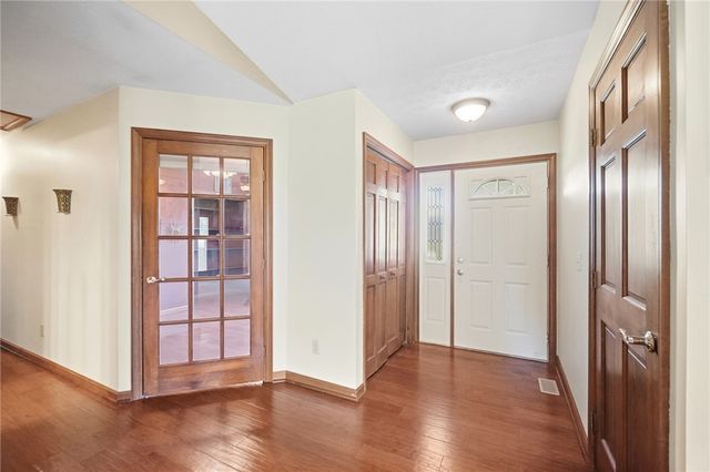 9625 Clearcreek Franklin Road, Springboro, OH 45342