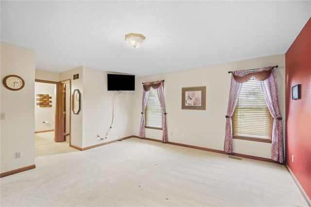 9625 Clearcreek Franklin Road, Springboro, OH 45342