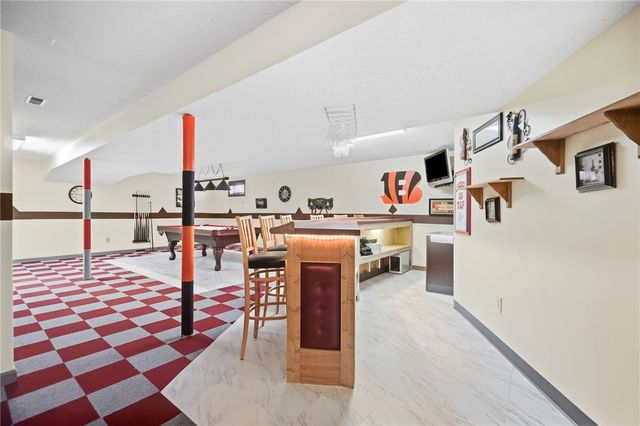 9625 Clearcreek Franklin Road, Springboro, OH 45342