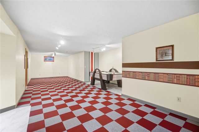 9625 Clearcreek Franklin Road, Springboro, OH 45342