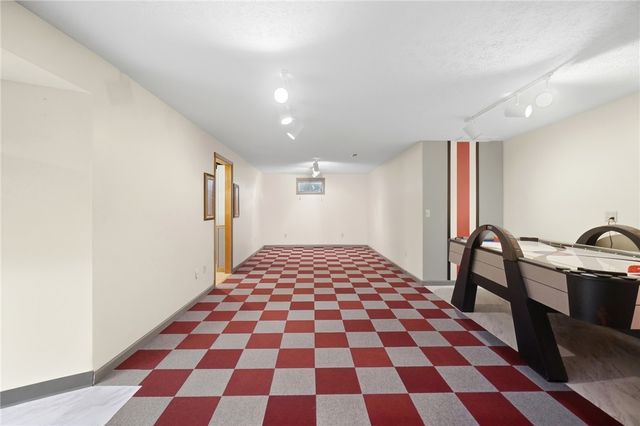 9625 Clearcreek Franklin Road, Springboro, OH 45342