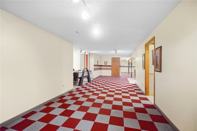 9625 Clearcreek Franklin Road, Springboro, OH 45342