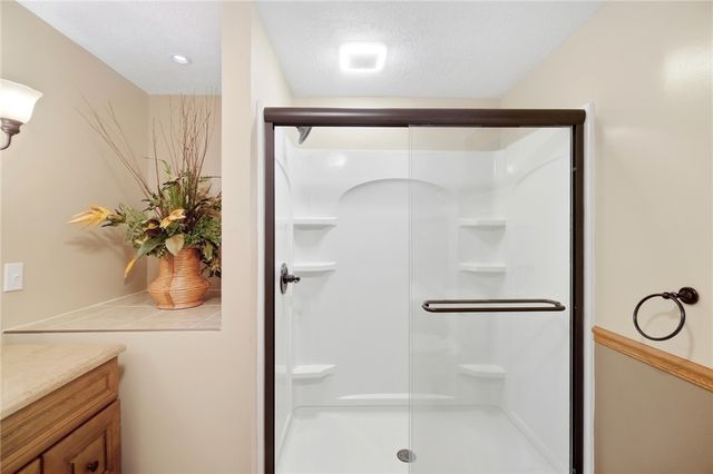 9625 Clearcreek Franklin Road, Springboro, OH 45342