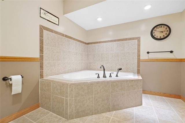 9625 Clearcreek Franklin Road, Springboro, OH 45342