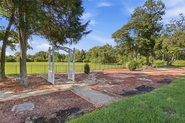 9625 Clearcreek Franklin Road, Springboro, OH 45342