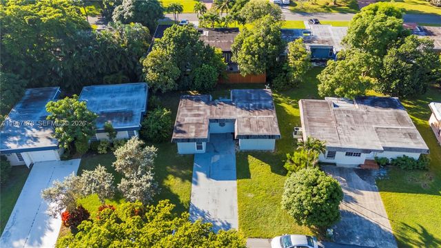 7302 NW 65th St, Tamarac, FL 33321