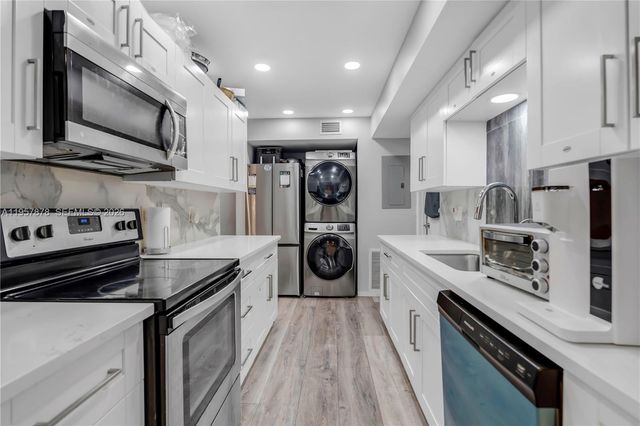 7302 NW 65th St, Tamarac, FL 33321