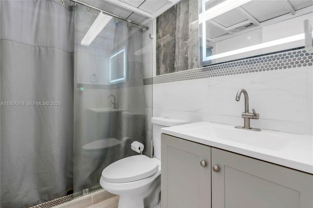 7302 NW 65th St, Tamarac, FL 33321