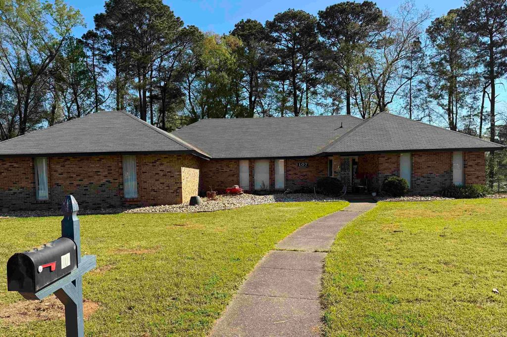 107 Evonshire Drive, Arkadelphia, AR 71923