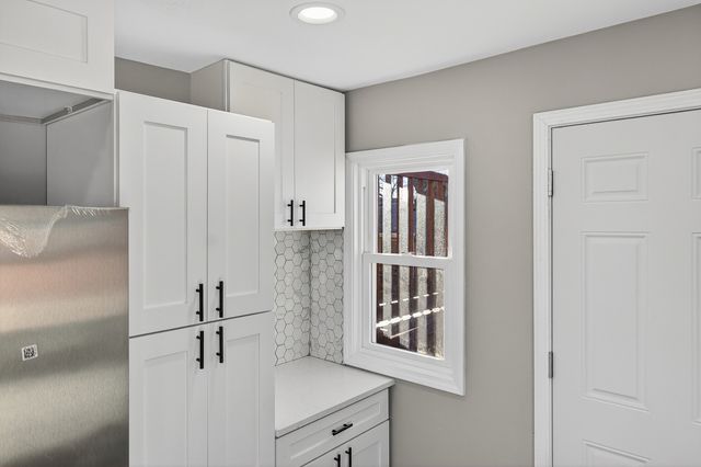 9100 S Wallace Street, Chicago, IL 60620