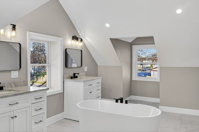 9100 S Wallace Street, Chicago, IL 60620