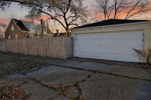 9100 S Wallace Street, Chicago, IL 60620