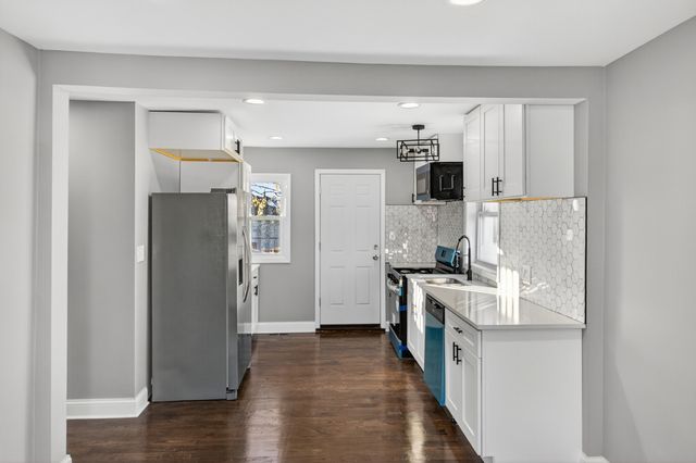 9100 S Wallace Street, Chicago, IL 60620