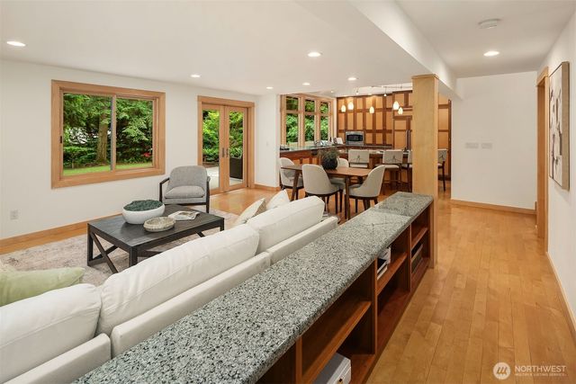 12820 NE 39th Street, Bellevue, WA 98005