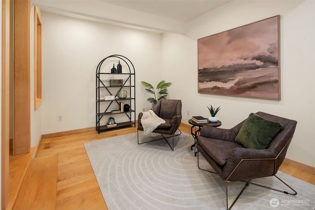 12820 NE 39th Street, Bellevue, WA 98005
