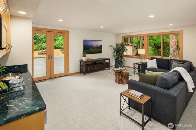12820 NE 39th Street, Bellevue, WA 98005