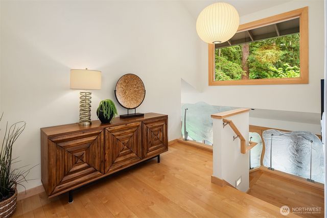 12820 NE 39th Street, Bellevue, WA 98005