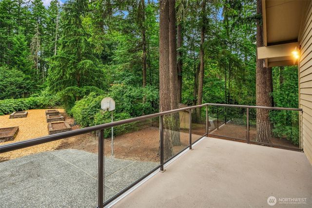 12820 NE 39th Street, Bellevue, WA 98005