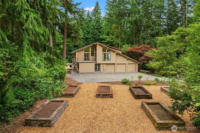 12820 NE 39th Street, Bellevue, WA 98005