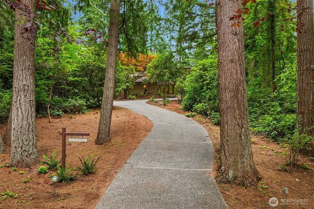 12820 NE 39th Street, Bellevue, WA 98005