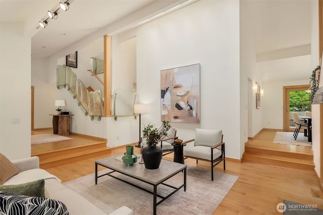 12820 NE 39th Street, Bellevue, WA 98005