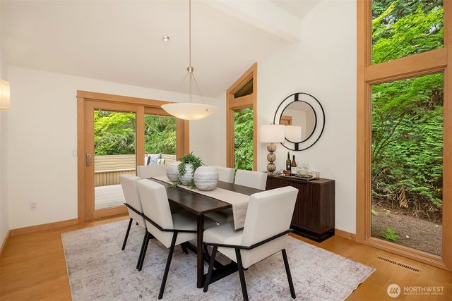 12820 NE 39th Street, Bellevue, WA 98005