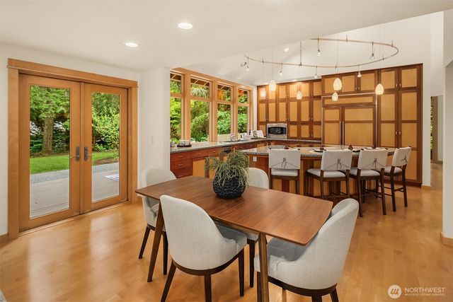 12820 NE 39th Street, Bellevue, WA 98005