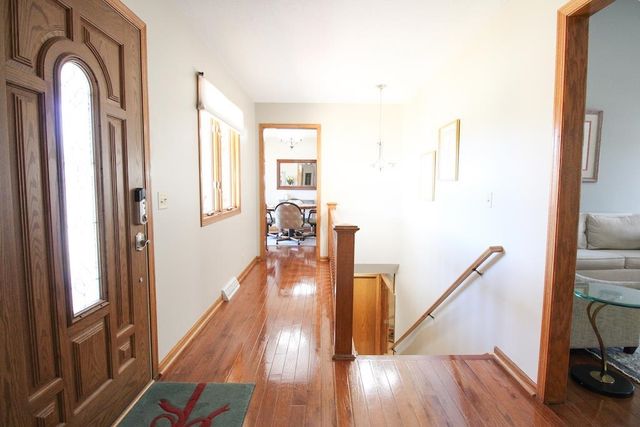 320 Seitz Dr, Salina, KS 67401