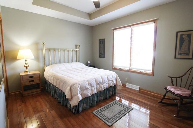 320 Seitz Dr, Salina, KS 67401