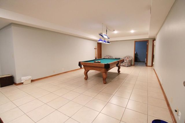 320 Seitz Dr, Salina, KS 67401