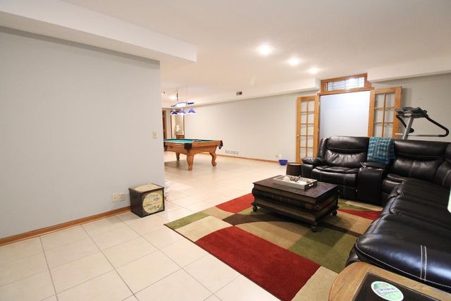 320 Seitz Dr, Salina, KS 67401